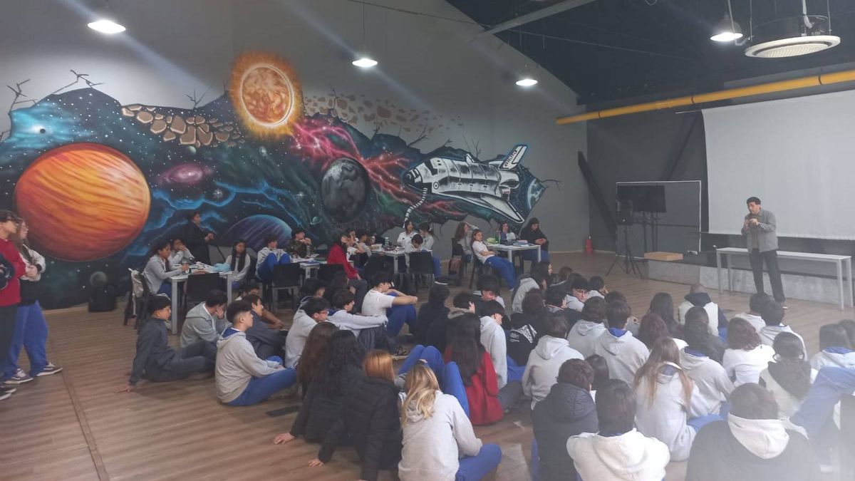 Uno de los pilares centrales del proyecto educativo es el dominio del inglés. Uno de los pilares centrales del proyecto educativo es el dominio del inglés.