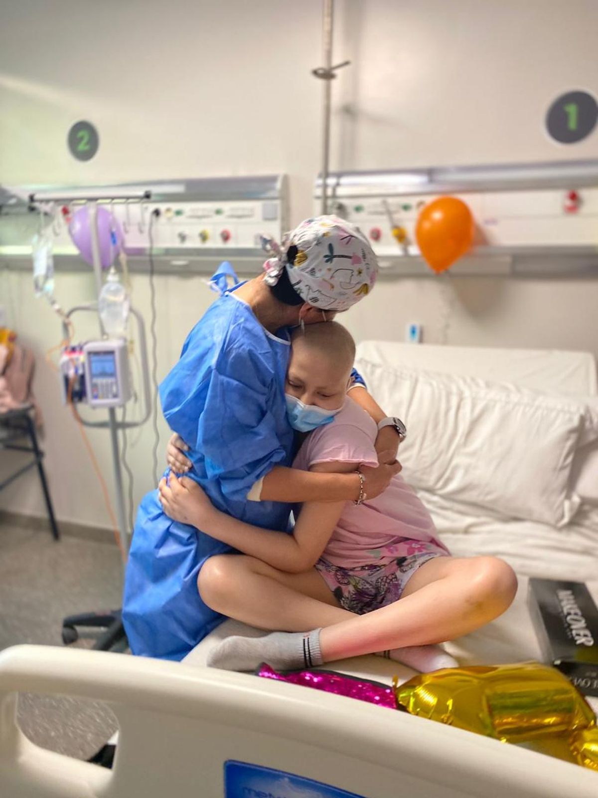 Foto de alguna de las actividades que desarrolla la Asociación Tras-Pasar en el Hospital Notti. Foto de alguna de las actividades que desarrolla la Asociación Tras-Pasar en el Hospital Notti.