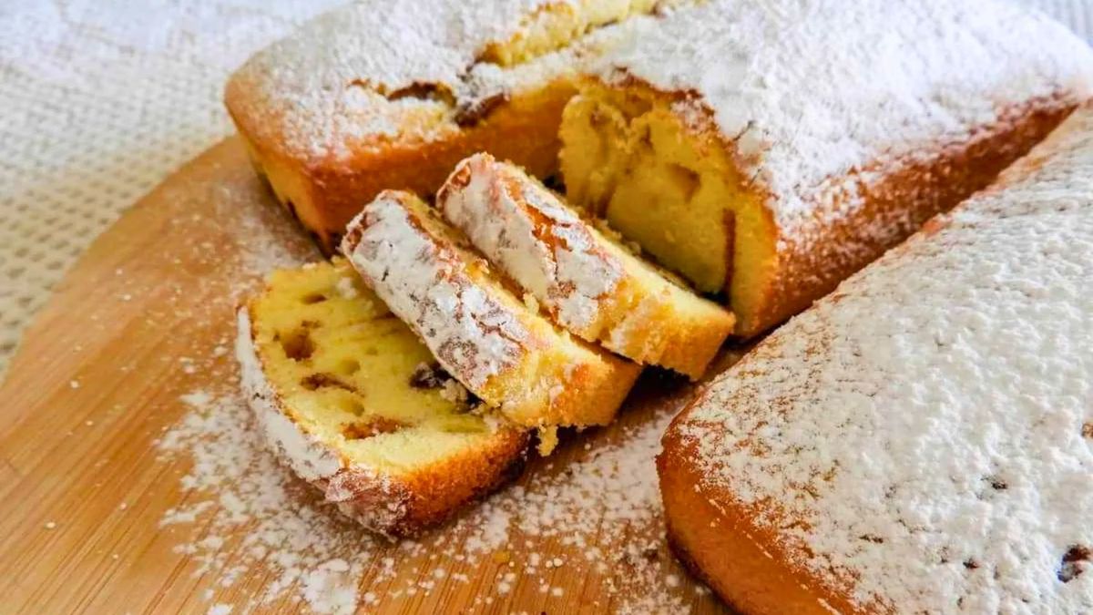 El budín de quinotos tiene una receta sabrosa, húmeda y esponjosa.