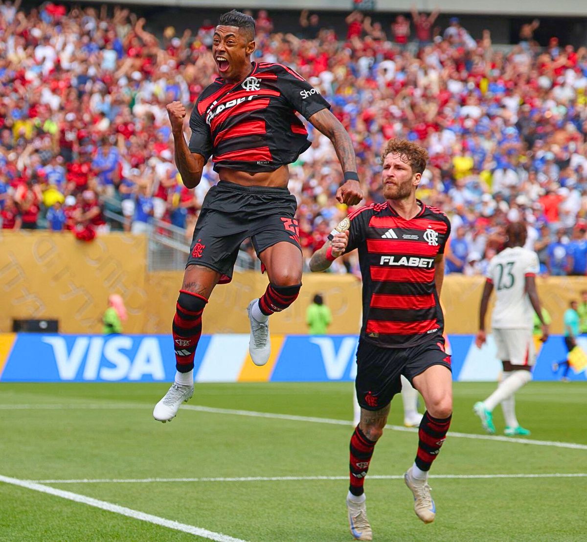 Flamengo venci&oacute; a Chelsea por 3-1.