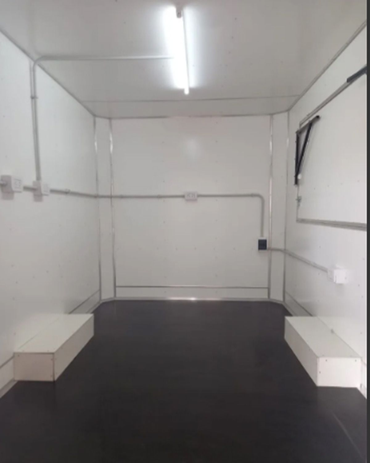 Así se ve por dentro el food truck que venden en Mercado Libre por $9,4 millones. Así se ve por dentro el food truck que venden en Mercado Libre por $9,4 millones.