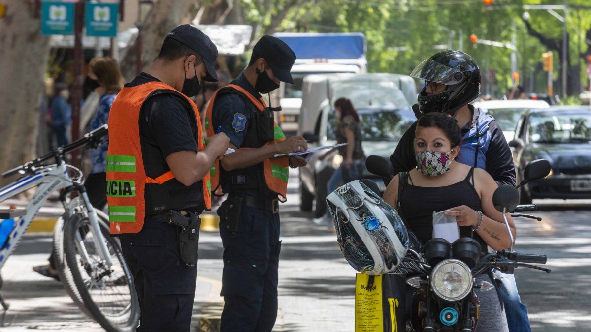 A partir de este martes se permiten nuevas actividades en Mendoza