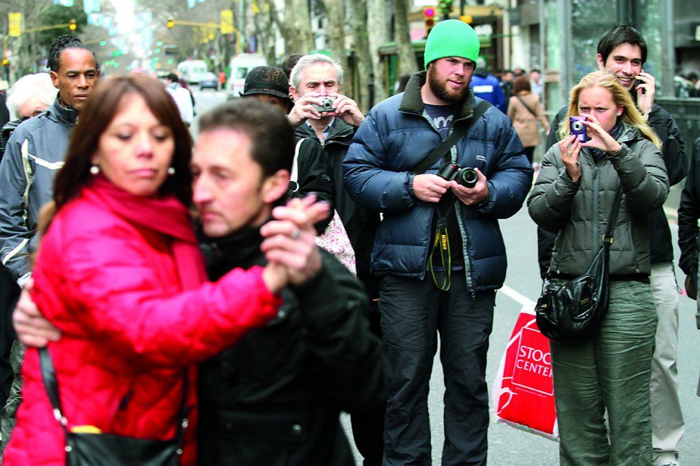 Menos turistas extranjeros