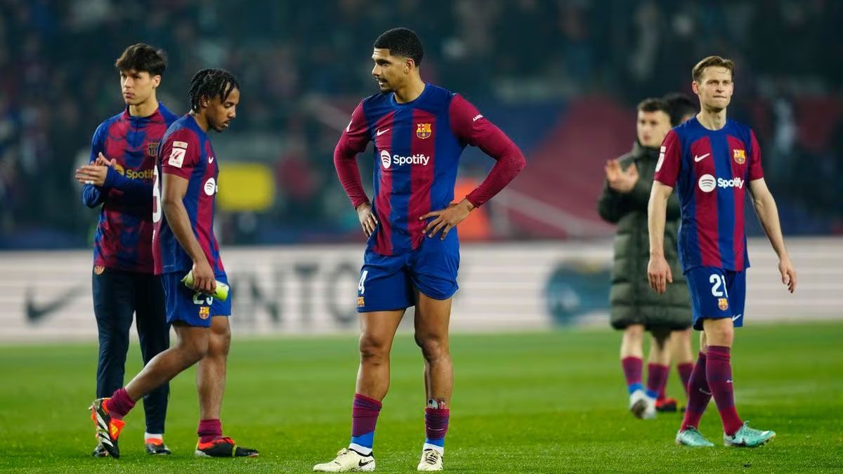 Barcelona fue goleado por Villarreal. Barcelona fue goleado por Villarreal.