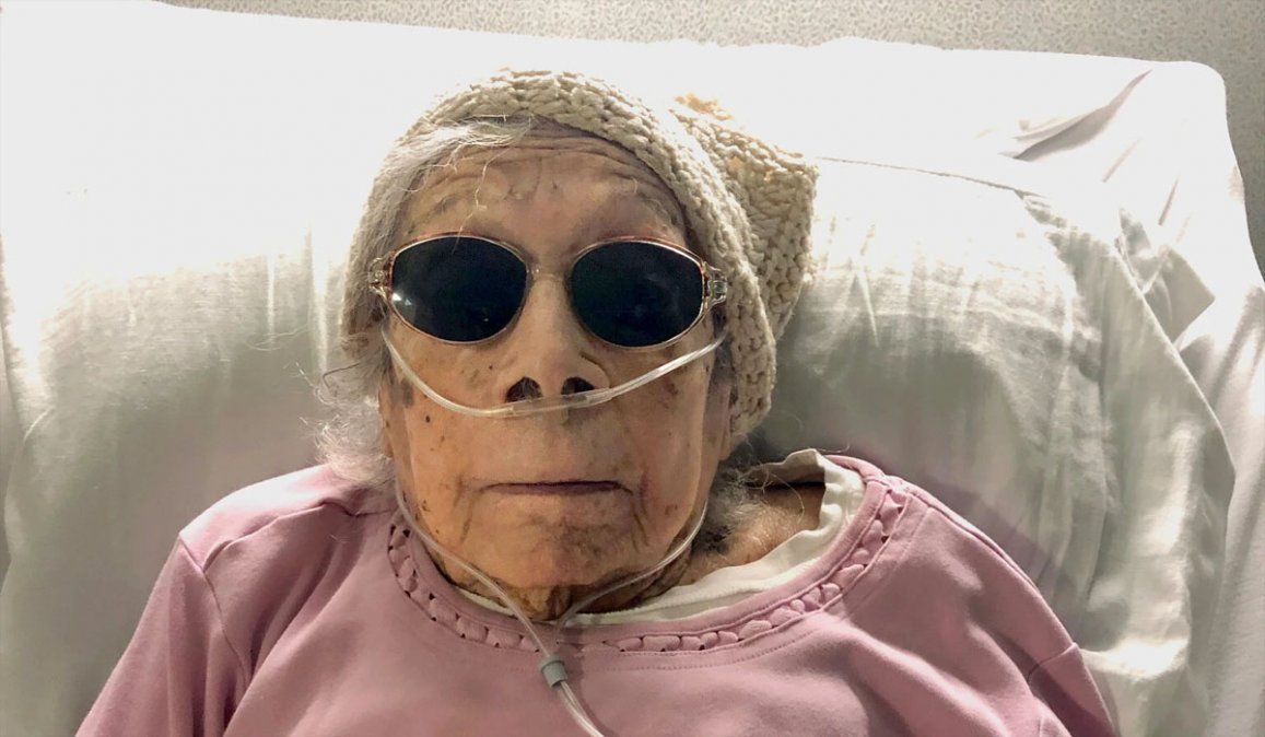 El secreto de Lucia DeClerck para vencer al Covid a los 105 años: dice que fueron sus pasas con ginebra