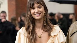 Explora las blusas y camisas tendencia de la temporada. Imagen: Vogue.