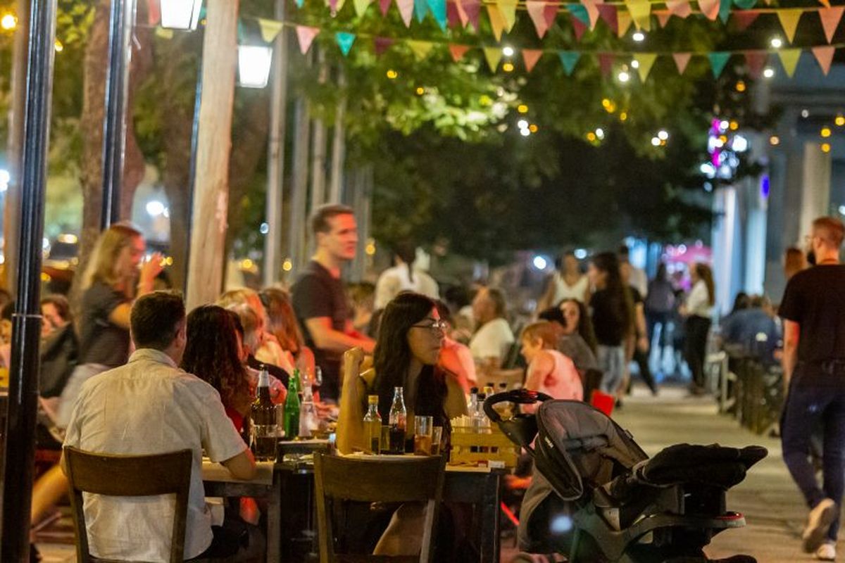 Cada fin de semana largo o en vacaciones, San Rafael suele ser la "diva" de la atracción turística y crece la demanda de coches privados. Cada fin de semana largo o en vacaciones, San Rafael suele ser la "diva" de la atracción turística y crece la demanda de coches privados.