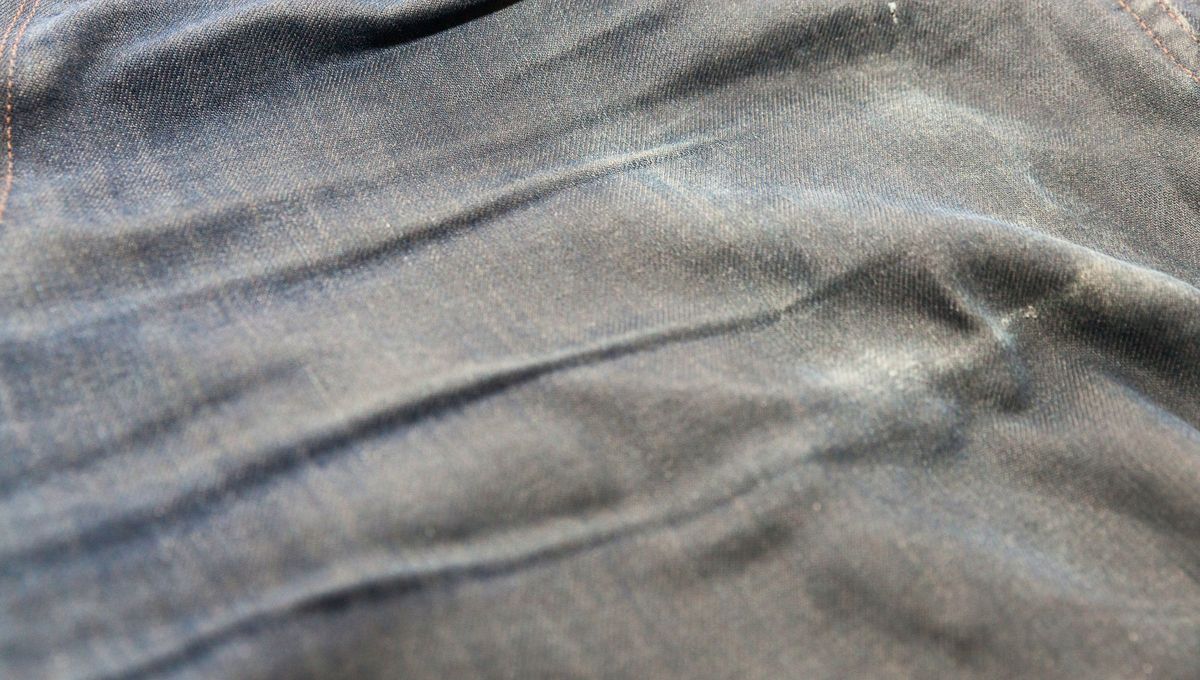 Cómo devolverle el color a la ropa deslavada sin usar productos caros