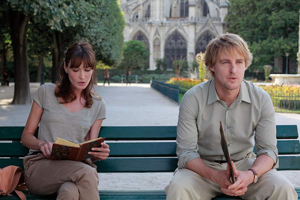 "Medianoche en París" es una película protagonizada por Owen Wilson, Rachel McAdams y Marion Cotillard.