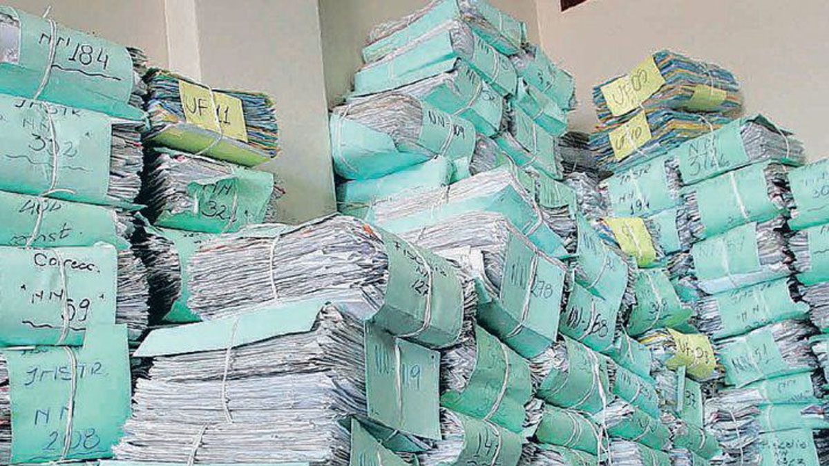 Los expedientes en papel y voluminoso ya no se verán más. Desde agosto será todo electrónico.