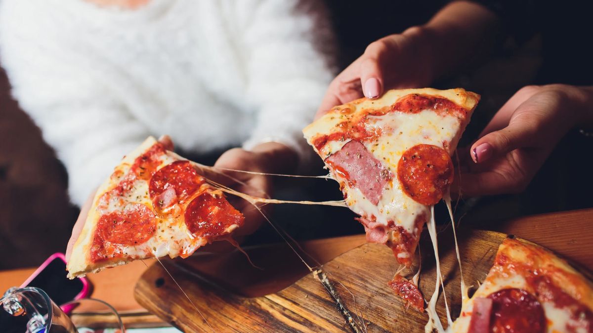El truco casero para recalentar la pizza en la sartén y mantenerla perfecta El truco casero para recalentar la pizza en la sartén y mantenerla perfecta