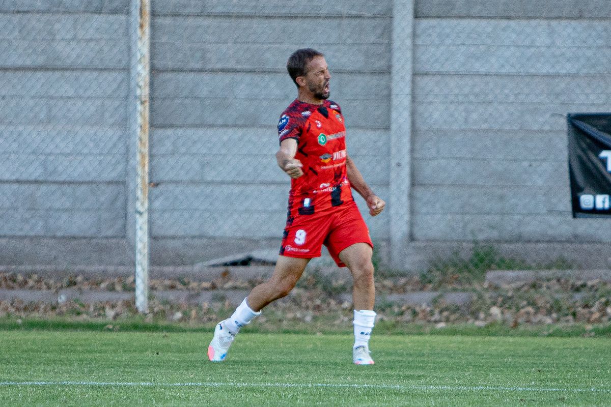 Gonzalo Klusener marc&oacute; dos goles y brind&oacute; una asistencia en la victoria de FADEP.