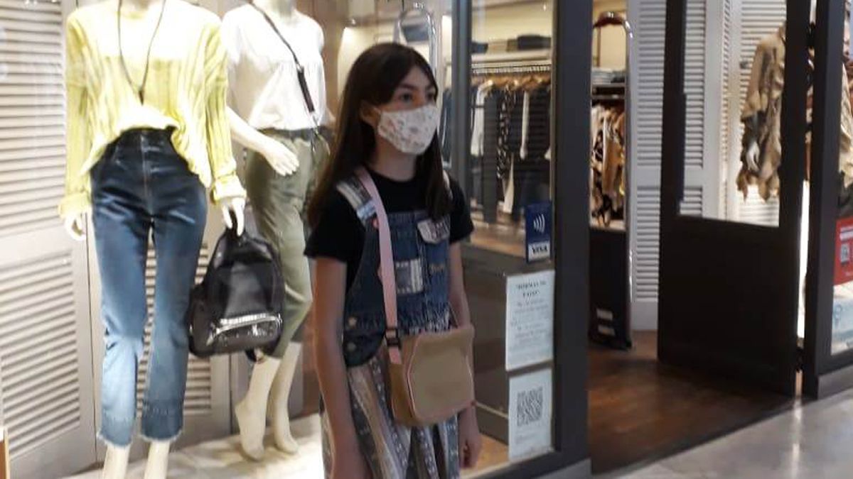 Sofía, la niña que reclama que no le venden ropa de niño