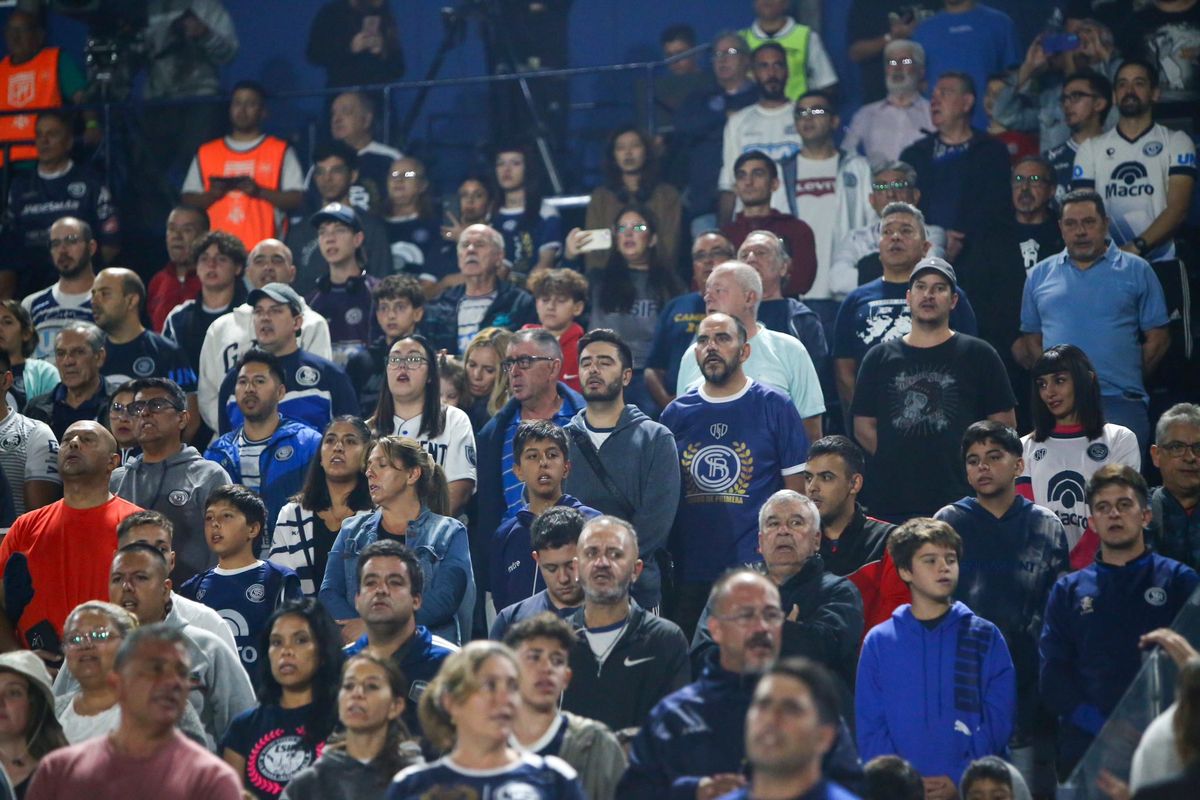 El himno fue un momento emocionante en la previa. El himno fue un momento emocionante en la previa.