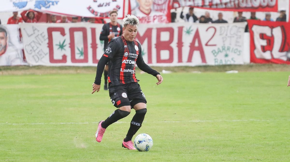 Hernán Tifner ingresó en el segundo tiempo y marcó el gol del transitorio empate del Globo. Hernán Tifner ingresó en el segundo tiempo y marcó el gol del transitorio empate del Globo.