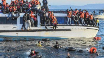 Murieron ahogadas 12 personas que intentaban alcanzar las costas europeas