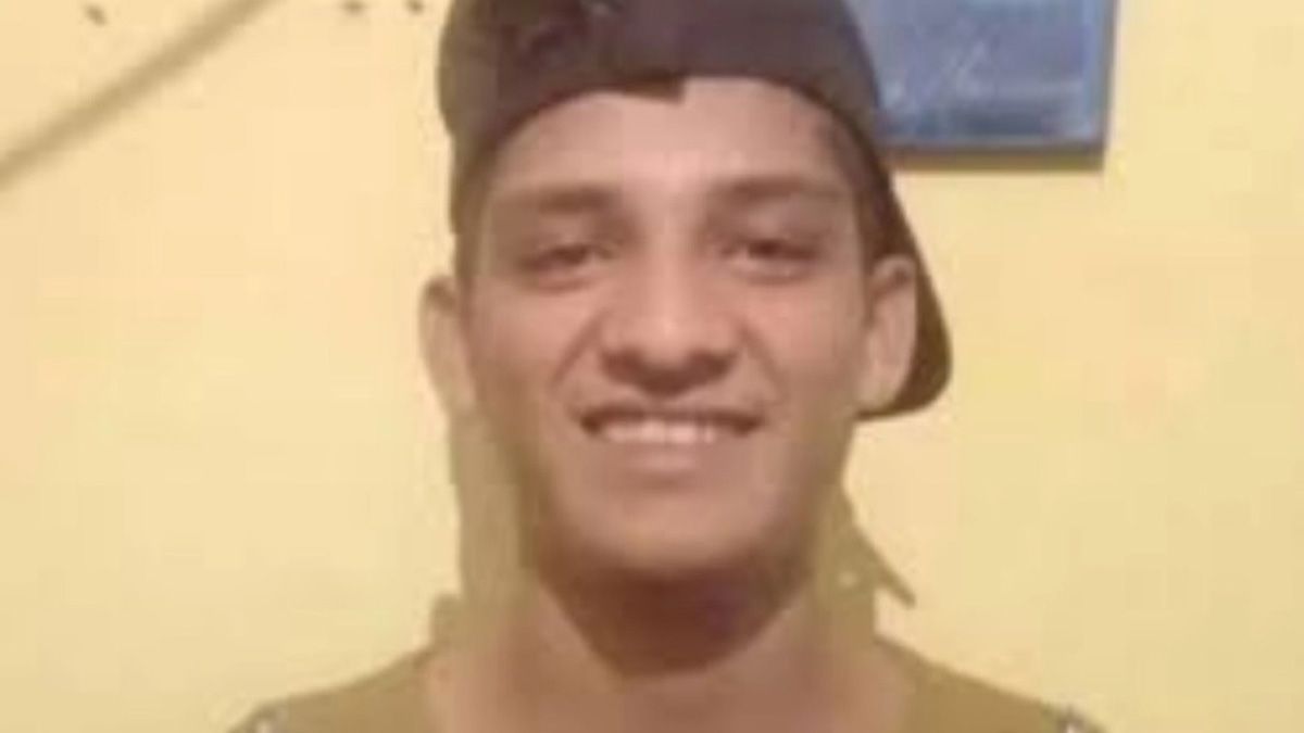 El joven de 18 años fue atacado por un vecino quien le disparó en la cabeza, a la altura de la nariz, en Santa Fe, y murió en la mañana de este lunes