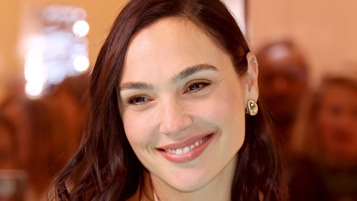 La actriz Gal Gadot interpreta a la agente Rachel Stone en la película de Netflix.