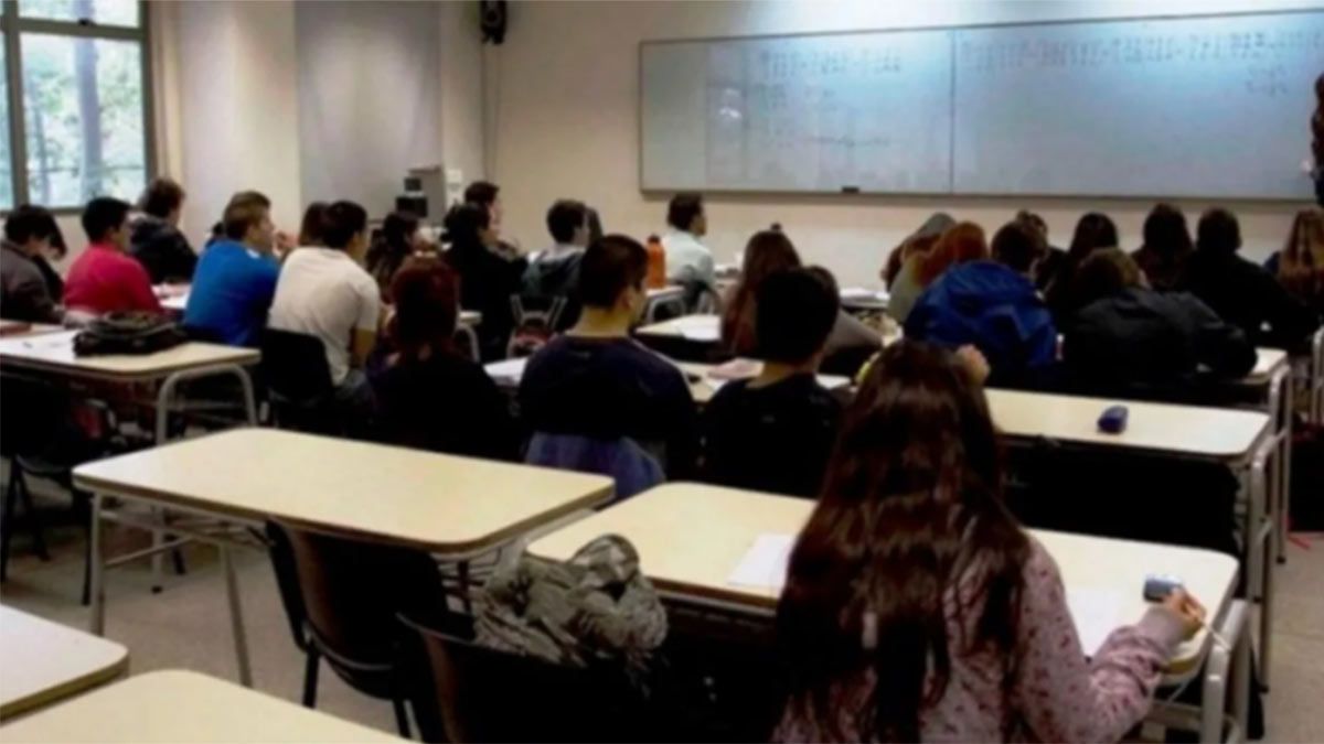 Proyecto de ley. Presentan proyecto de ley de Licencia por Día Menstrual para estudiantes.