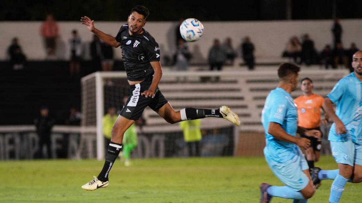 Nicolás Ferreyra es el goleador de Gimnasia y Esgrima de Mendoza en este torneo de la Primera Nacional.