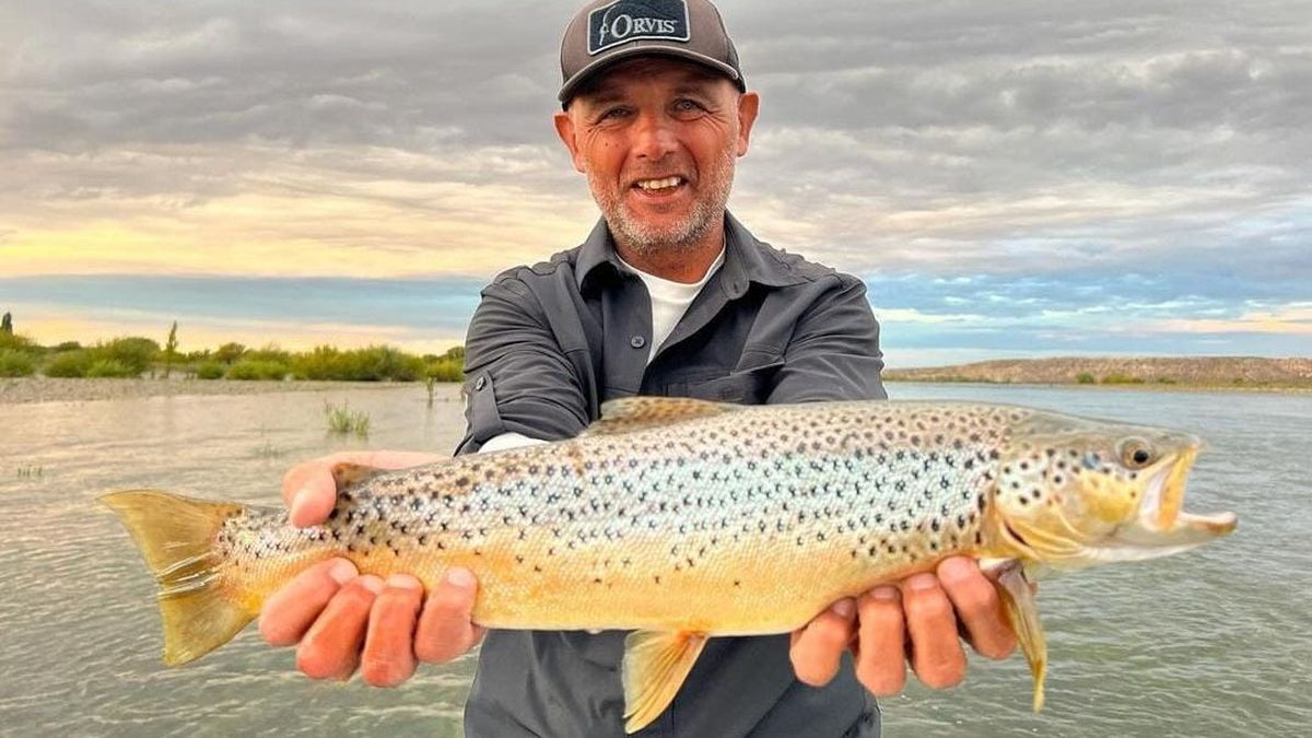 Carlos Negro Ponce, tenía 59 años y murió ahogado en un arroyo en Malargüe. Era entrenador y dirigente de rugby en Maristas y aficionado a la pesca.