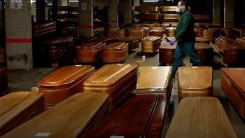 Coronavirus: España volvió a tener más de 900 fallecidos y superó a Italia en infectados