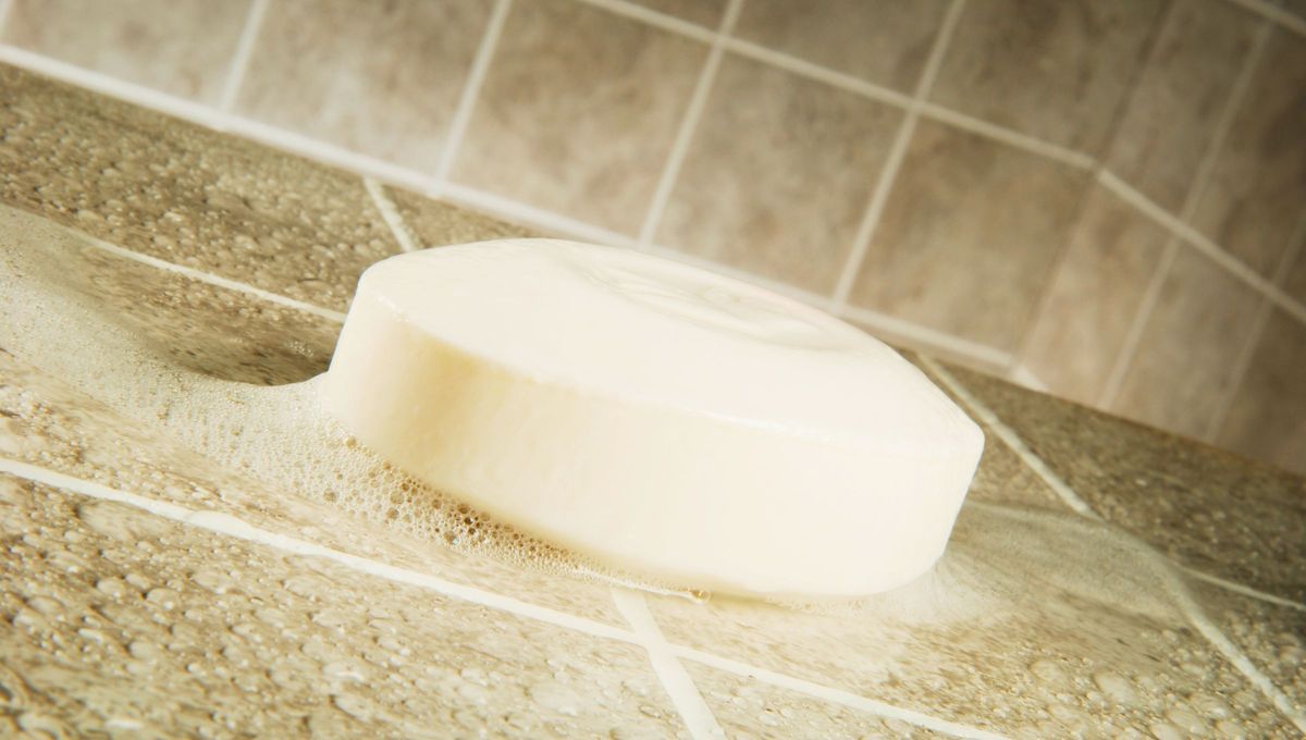 Los jabones de baño son sensibles a los cambios de temperatura, al estar hechos de aceites y grasa. Fuente Canva Los jabones de baño son sensibles a los cambios de temperatura, al estar hechos de aceites y grasa. Fuente Canva