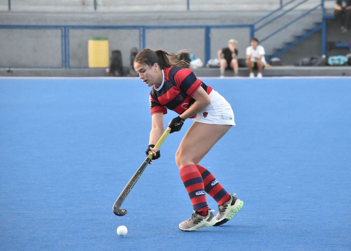 Los Tordos lidera en hockey sobre césped.