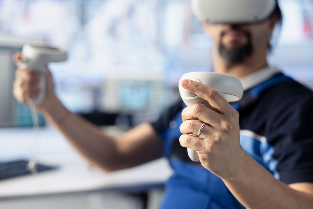 La realidad virtual ya permite sentir abrazos a distancia con nuevos dispositivos hápticos