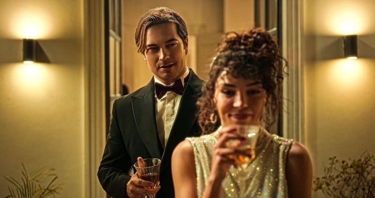 Para volver a enamorarse. Netflix tiene, dentro de su catálogo de series y películas, Un auténtico caballero, con Çagatay Ulusoy y Ebru Sahin. Para volver a enamorarse. Netflix tiene, dentro de su catálogo de series y películas, Un auténtico caballero, con Çagatay Ulusoy y Ebru Sahin.