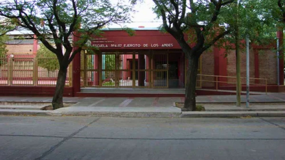 La entrada a la Escuela Ejército de Los Andes, de San Rafael, donde habrían ocurrido los casos de abuso sexual. La entrada a la Escuela Ejército de Los Andes, de San Rafael, donde habrían ocurrido los casos de abuso sexual.
