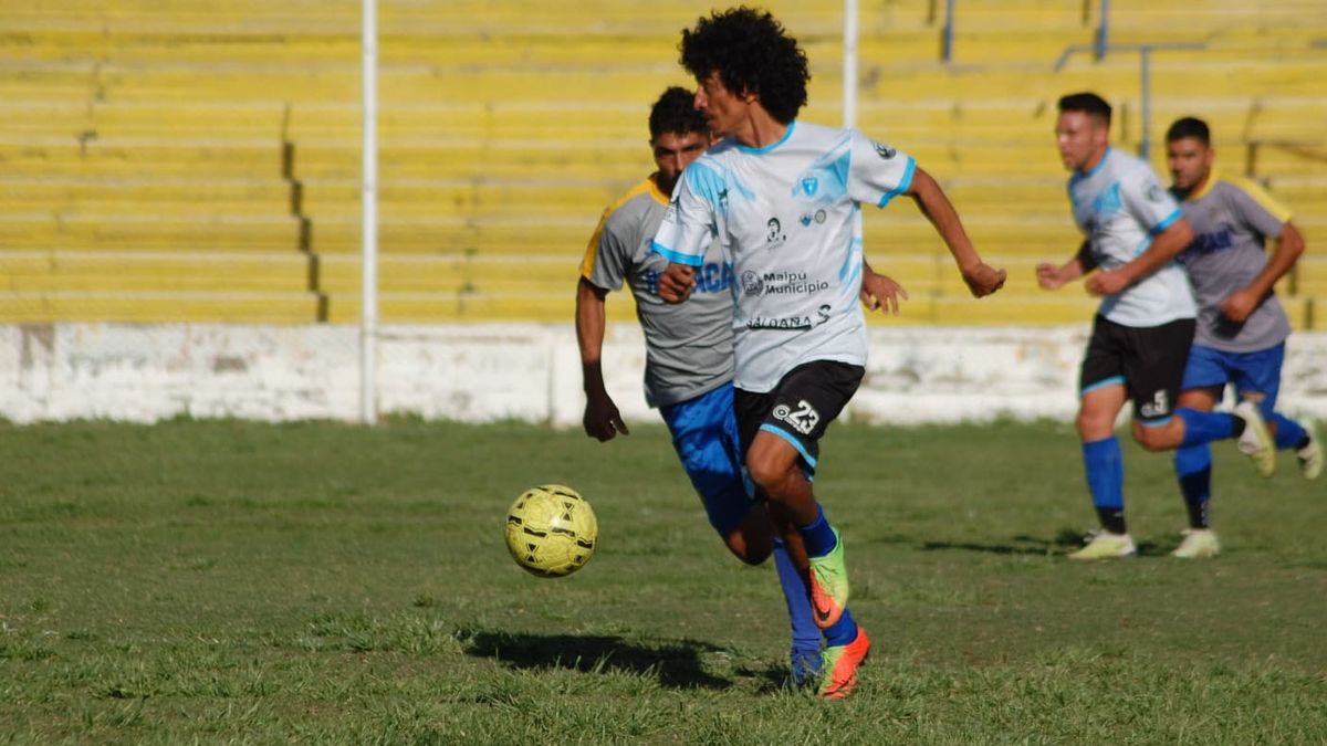 El Bocha Nicolás Arce el buen volante de Gutíerrez Sport Club.