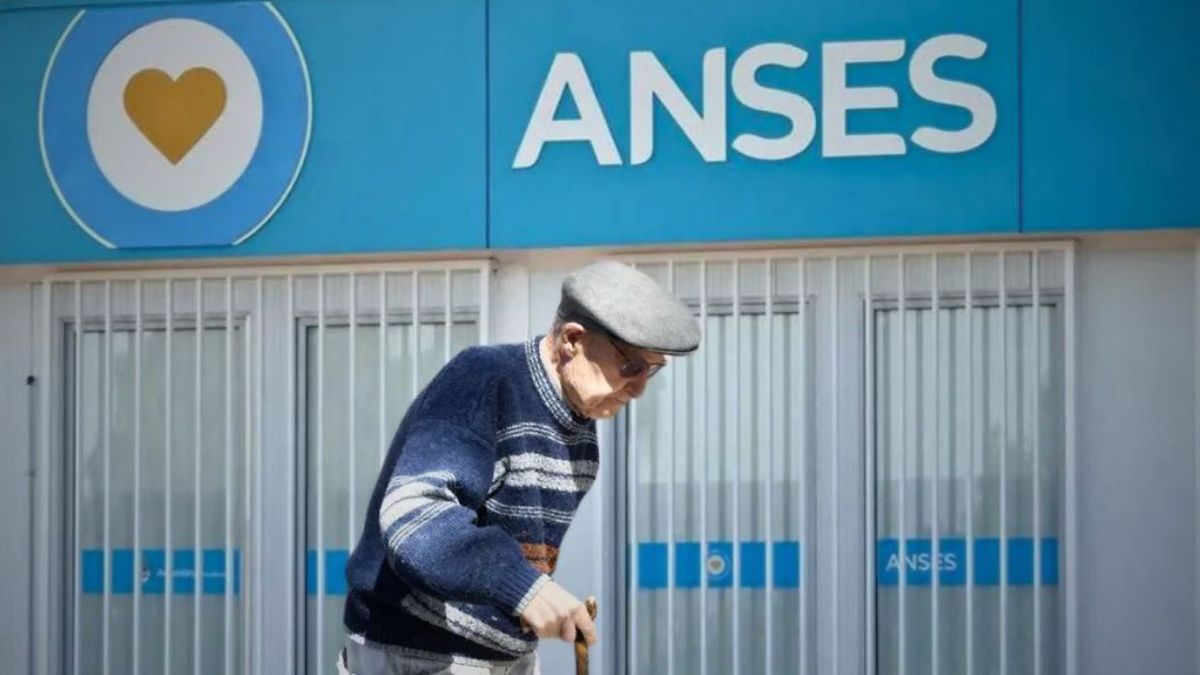 ANSES confirmó cómo serán los nuevos aumentos a jubilados en mayo, junio y julio