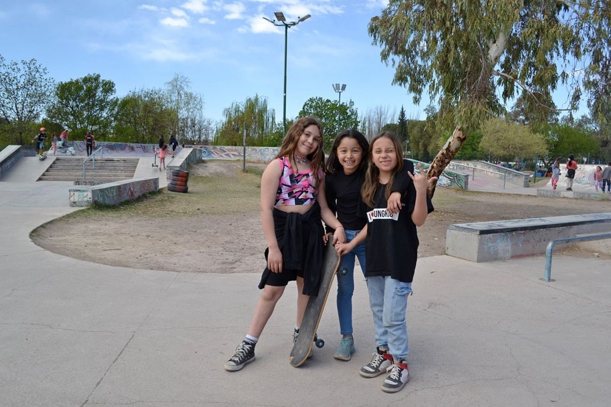Alma, Nina y Alma disfrutando del Parque Metropolitano.