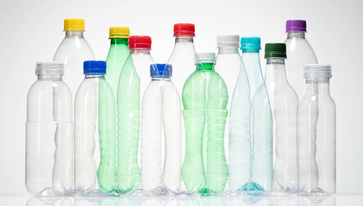 Las botellas de pl&aacute;stico pueden convertirse en hermosas pulseras.&nbsp;