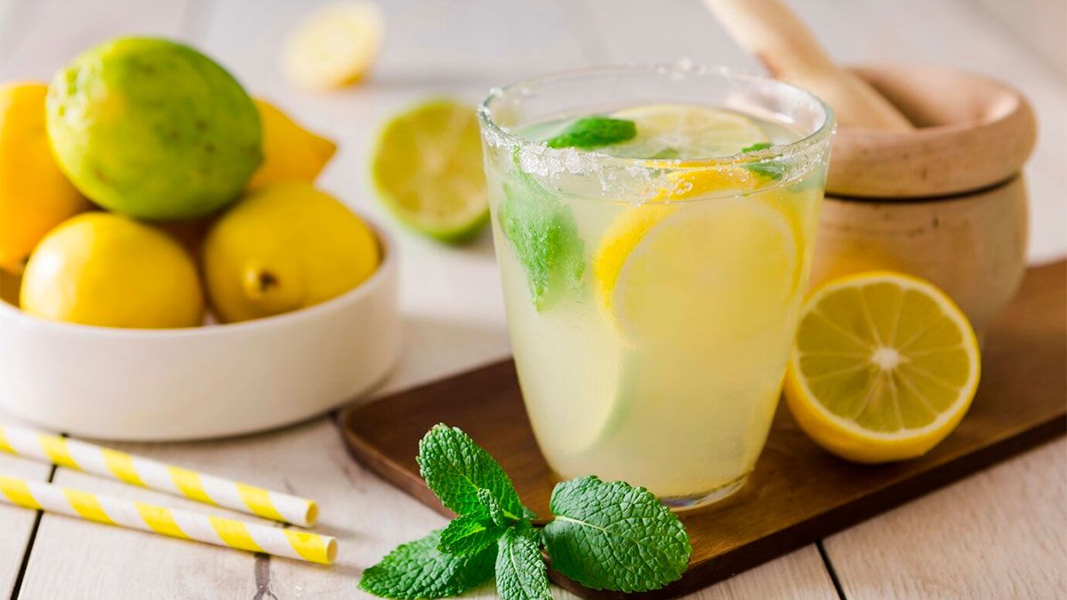 En qué momento del día hay que tomar jugo de limón para conseguir muchos beneficios corporales