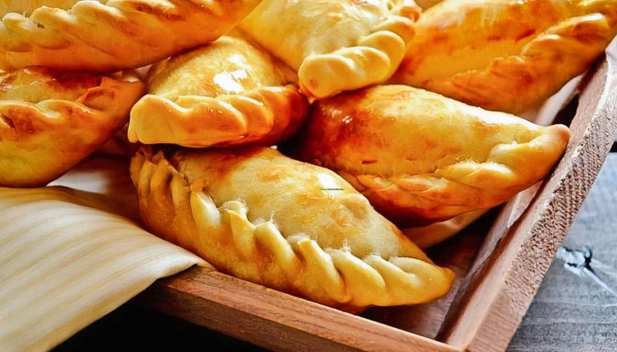 La receta sanjuanina llevaajo y tomate pelado en el relleno. La receta sanjuanina llevaajo y tomate pelado en el relleno.