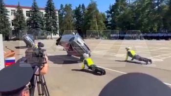 Video: policías realizaban una exhibición de patrulleros y todo terminó en un accidente Video: policías realizaban una exhibición de patrulleros y todo terminó en un accidente