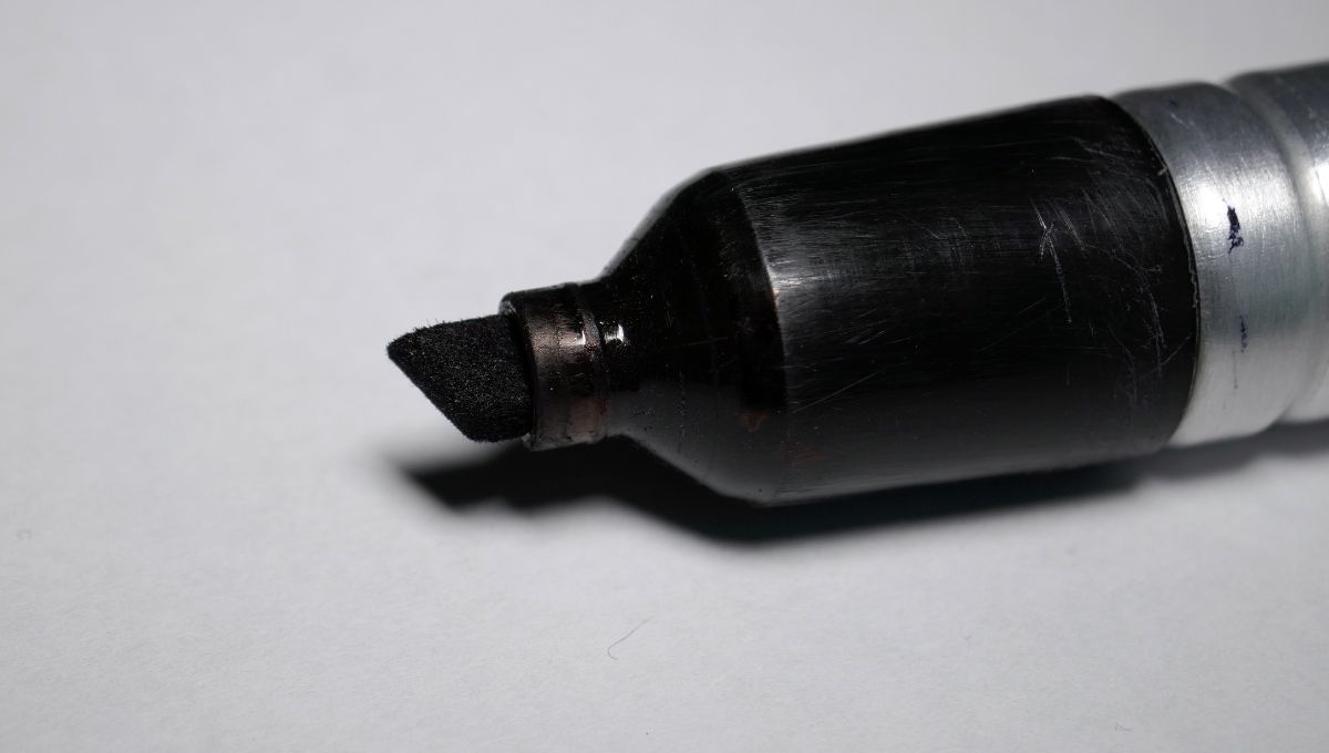 Marcador permanente. Marcador permanente.