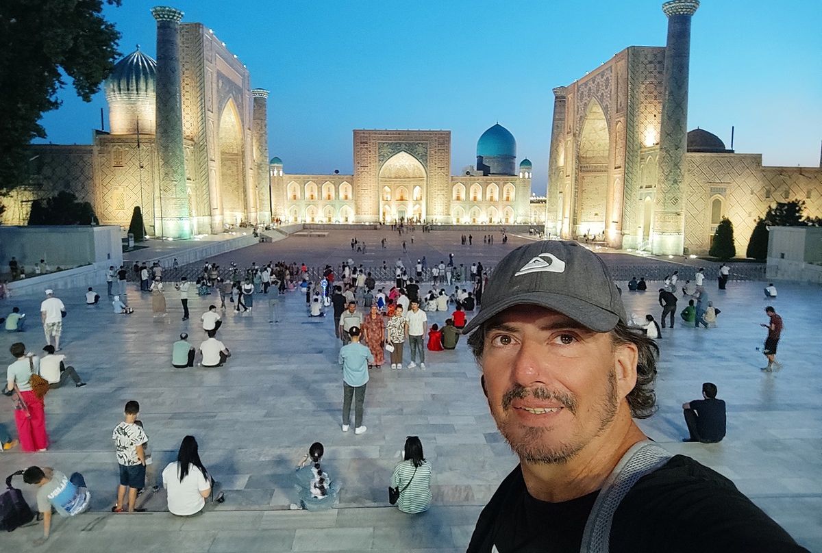 El mendocino Gabriel Vissio en Samarcanda, Uzbekistán. El mendocino Gabriel Vissio en Samarcanda, Uzbekistán.