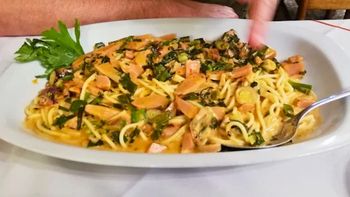 El bodegón que tiene una cazuela de mariscos imperdible por $18.000 El bodegón que tiene una cazuela de mariscos imperdible por $18.000