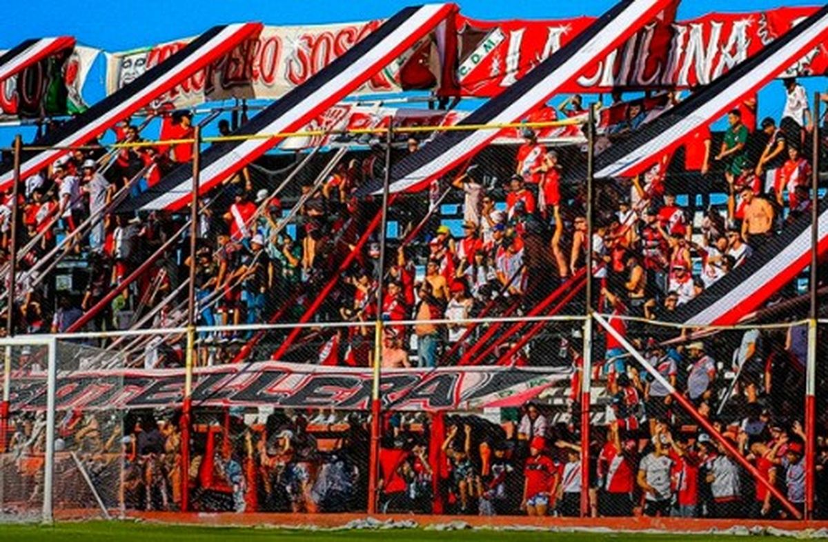 Los hinchas del Deportivo Maipú están ansiosos de ver a su equipo.