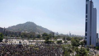 Siguen las manifestaciones y los incidentes en la Plaza Italia de Santiago