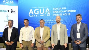 Calvente anunció un plan para mejorar la provisión de agua potable en el este de Guaymallén Calvente anunció un plan para mejorar la provisión de agua potable en el este de Guaymallén