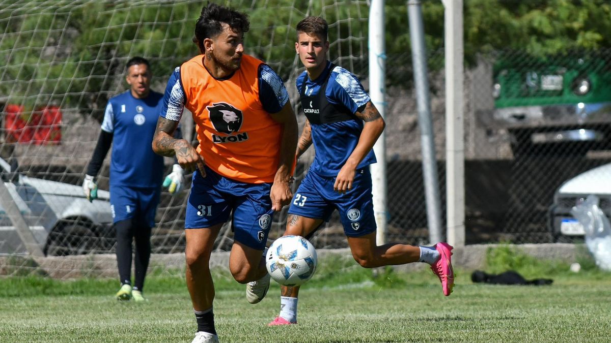 Mauricio Asenjo volvió a Independiente Rivadavia para jugar en la Liga Profesional de Fútbol.