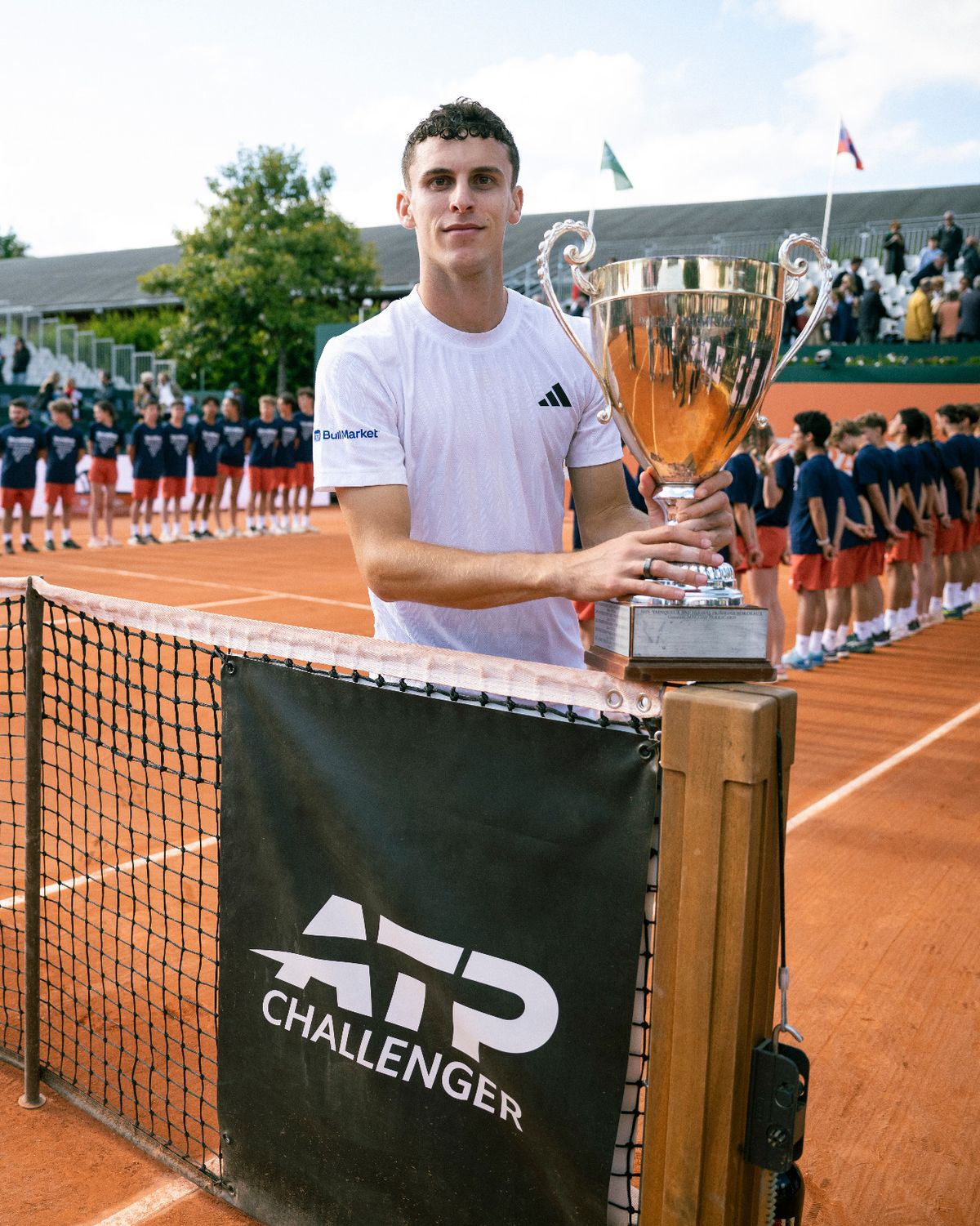 Juan Manuel Cerúndolo alcanzará este lunes su mejor ranking antes de jugar en Roland Garros.