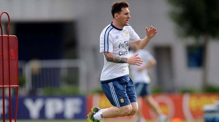 Messi trabajó a la par del grupo y todo indica que estará ante Panamá