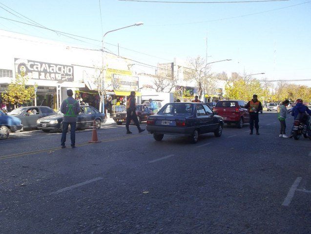 Más denuncias a policías que vendían seguros truchos