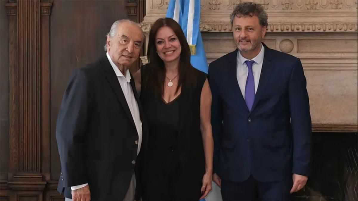 Armando Cavalieri junto a la ministra de Capital Humano, Sandra Pettovello, y el secretario de Trabajo, Omar Yasín (Foto: Red social X&nbsp; Sandra Pettovello).