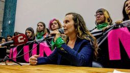 Ya no somos las mismas: la dramática carta de las seis chicas que denunciaron a un profesor por abuso